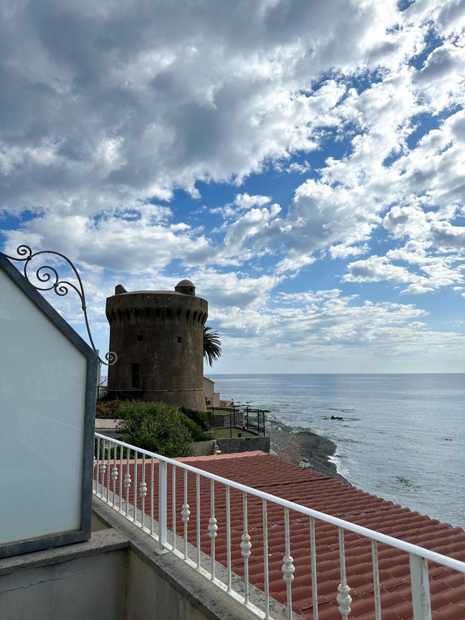 Отель Torremare Marine du Miomo Экстерьер фото